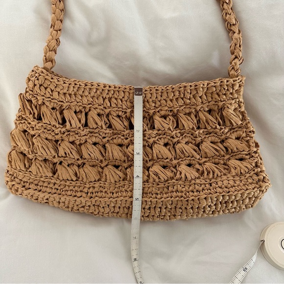 Hand crochet raffia baguette bag - Picture 8 of 9